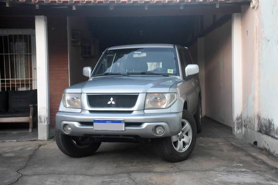 MITSUBISHI PAJERO 3.0 GLS-B 4X4 V6 181CV GASOLINA 4P AUTOMÁTICO MITSUBISHI PAJERO 3.0 GLS-B 4X4 V6 181CV GASOLINA 4P AUTOMÁTICO
